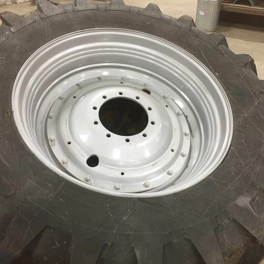 18"W x 42"D Stub Disc Rim with 10-Hole Center, Case IH Silver Mist