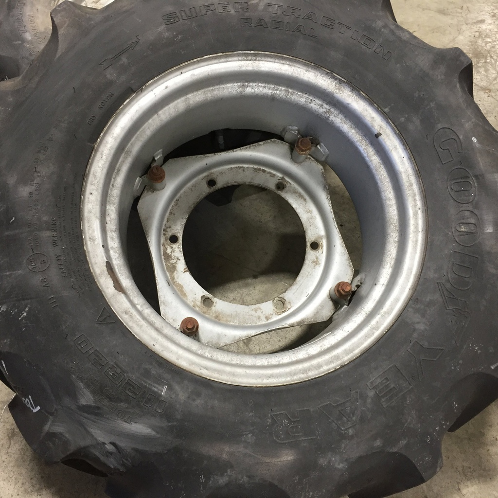 9"W x 20"D, Case IH Silver Mist 4-Hole Rim with Clamp/Loop Style