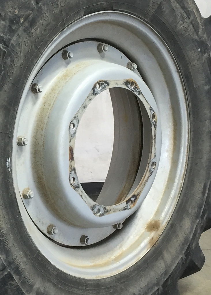 12"W x 30"D Stub Disc Rim with 8-Hole Center, Case IH Silver Mist