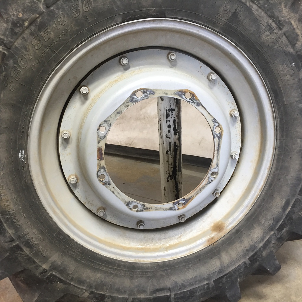 12"W x 30"D Stub Disc Rim with 8-Hole Center, Case IH Silver Mist