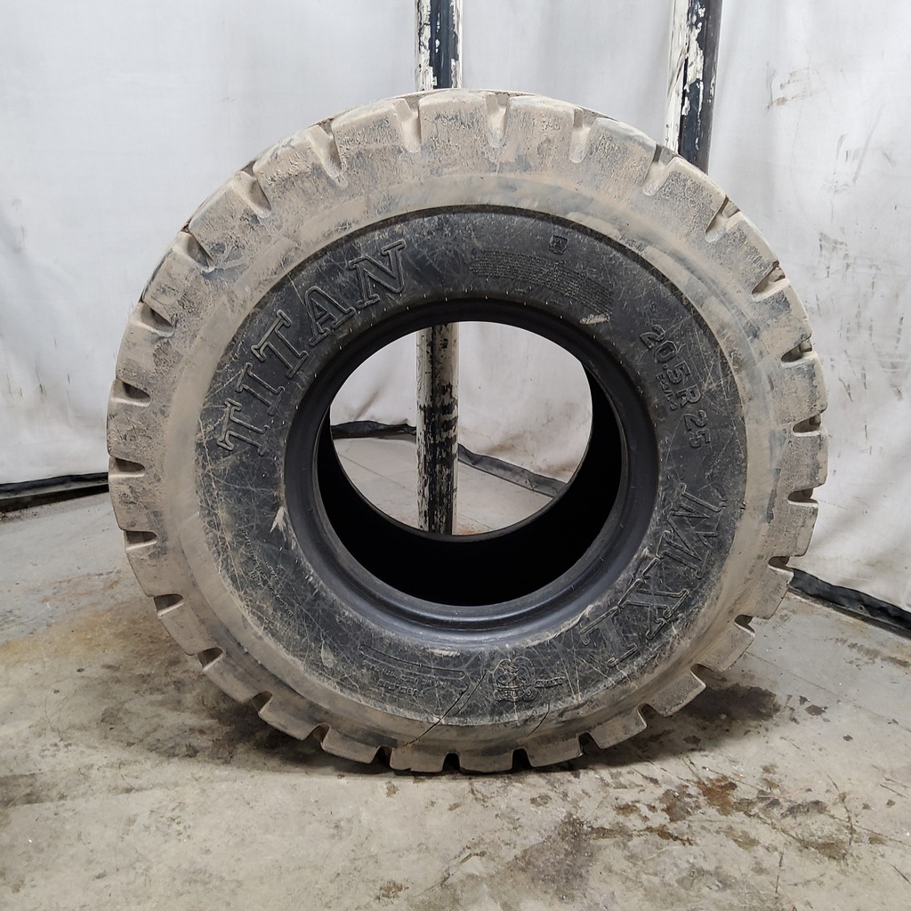 20.5/-25 Titan OTR MXL E-3/L-3, L (20 Ply)