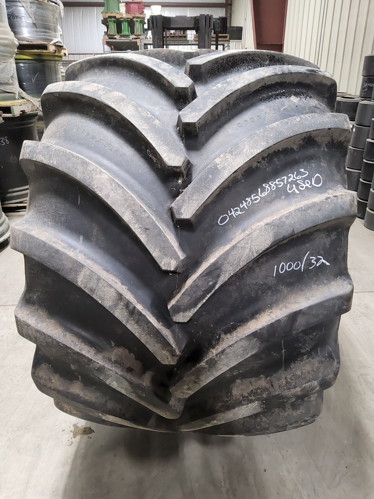 LSW 1000/45R32 Goodyear Farm Optitrac R-1W on John Deere Yellow Formed Plate 95%