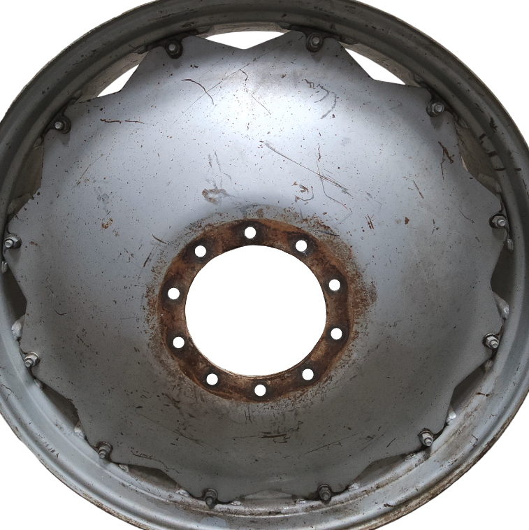 10-Hole Rim with Clamp/Loop Style Center for 46" Rim, Case IH Silver Mist