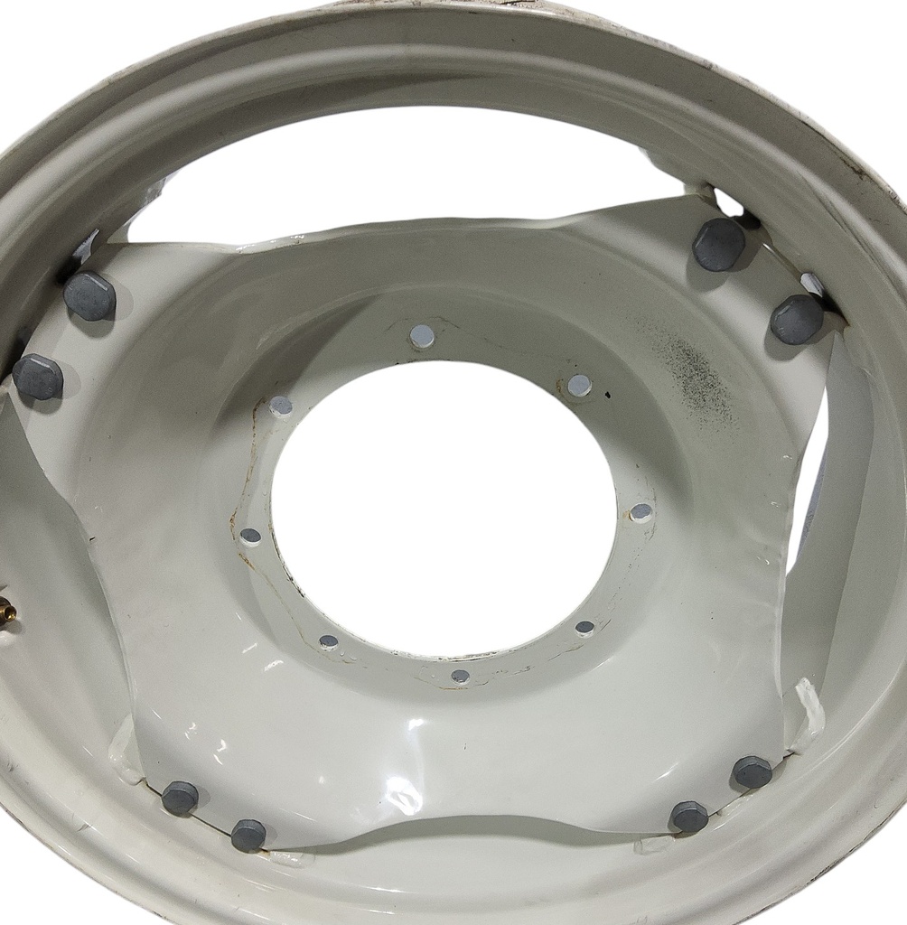 8-Hole Rim with Clamp/U-Clamp (groups of 2 bolts) Center for 28"-30" Rim, New Holland White