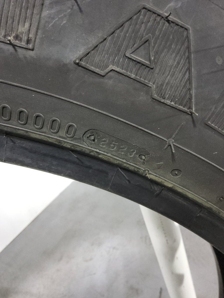 320/85R38 Firestone Radial 9000 R-1W 143B 85%