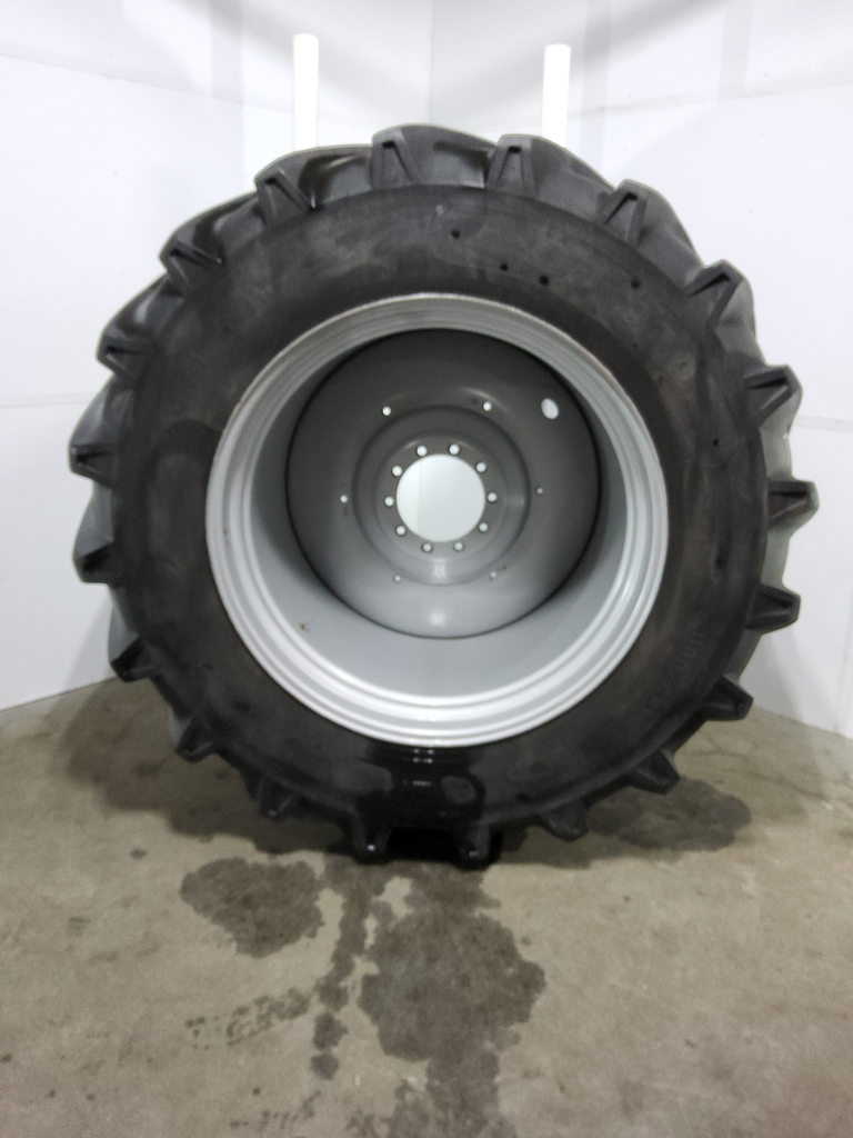 LSW 1100/45R46 Goodyear Farm DT930 R-1W on Case IH Silver Mist 10-Hole Formed Plate 75%