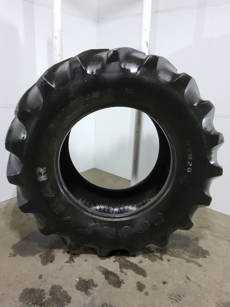 710/70R38 Goodyear Farm DT820 Super Traction R-1W 166B 40%