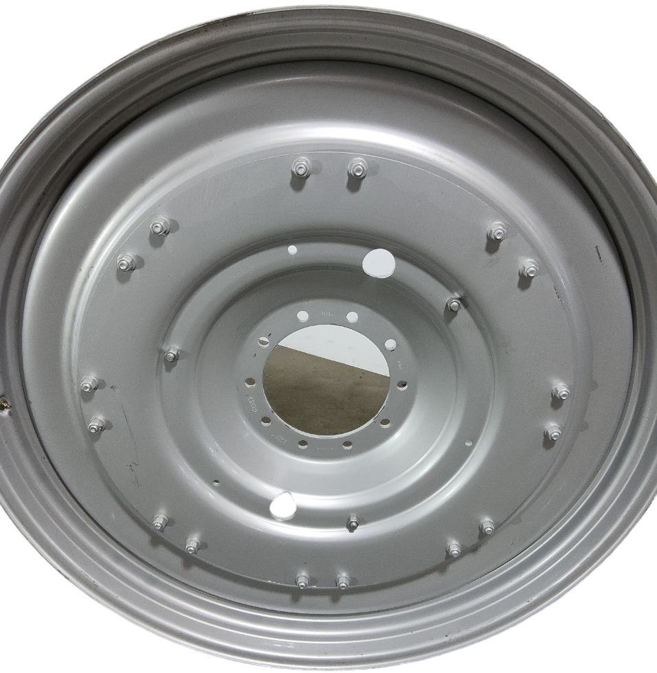 10-Hole Stub Disc (groups of 2 bolts) Center for 38"-54" Rim, Case IH Silver Mist