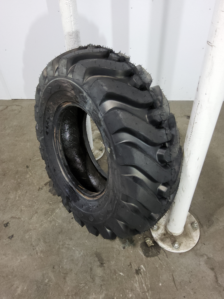 12.5/80-18 Goodyear Farm Sure Grip Lug NHS I-3 G (14 Ply), 99%