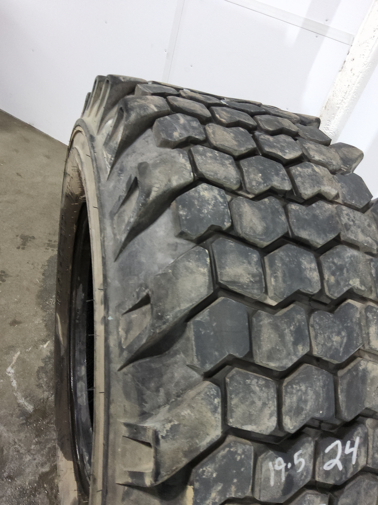 19.5L-24 BKT Tires TR 461 A/T Traction R-4 F (12 Ply), 55%