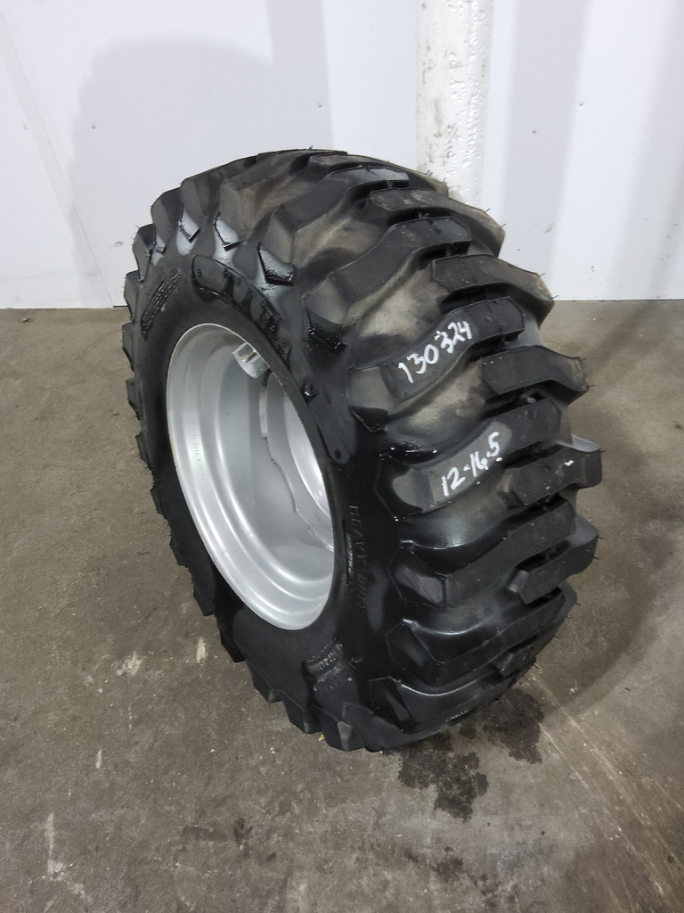 12-16.5 Titan Farm Contractor FWD SS R-4 C (6 Ply), 99%