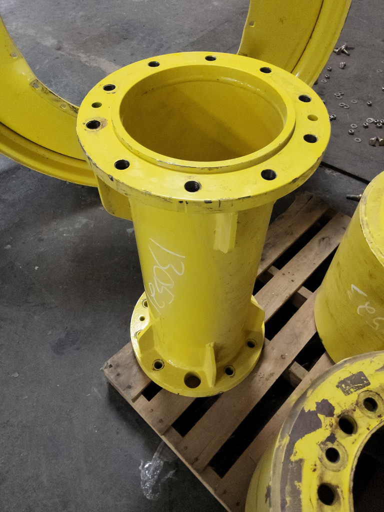 10-Hole 29.5"L Hub Extension/Triple, John Deere Yellow