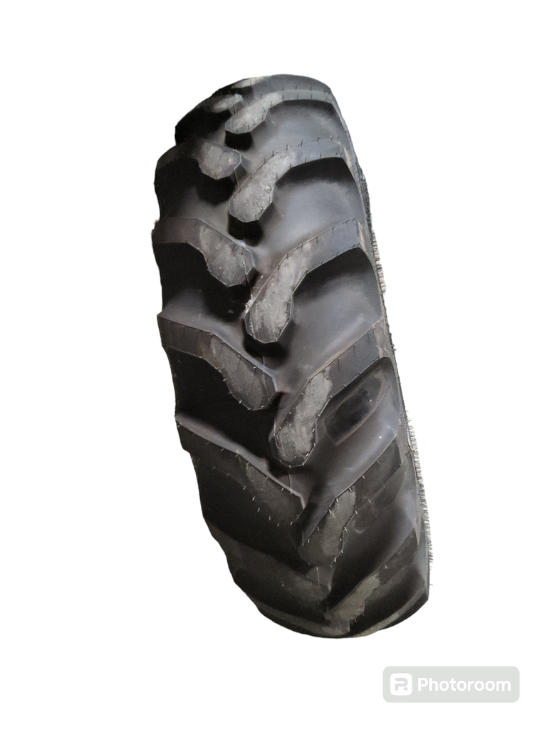 16.9-28 Goodyear Farm IT525 R-4 D (8 Ply), 99%