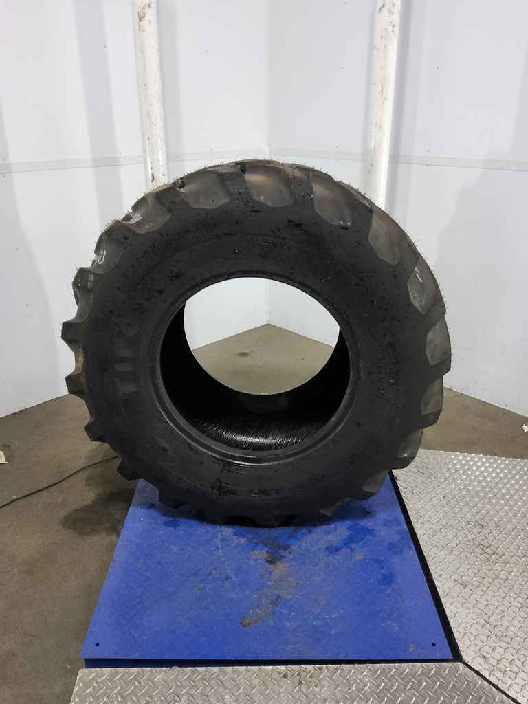 19.5L-24 Firestone All Traction Utility R-4 E (10 Ply), 99%