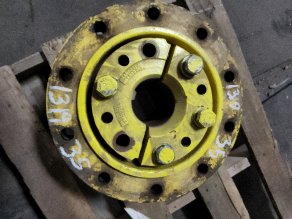 10-Hole Wedg-Lok OE Style, 3.62" (92.08mm) axle, John Deere Yellow