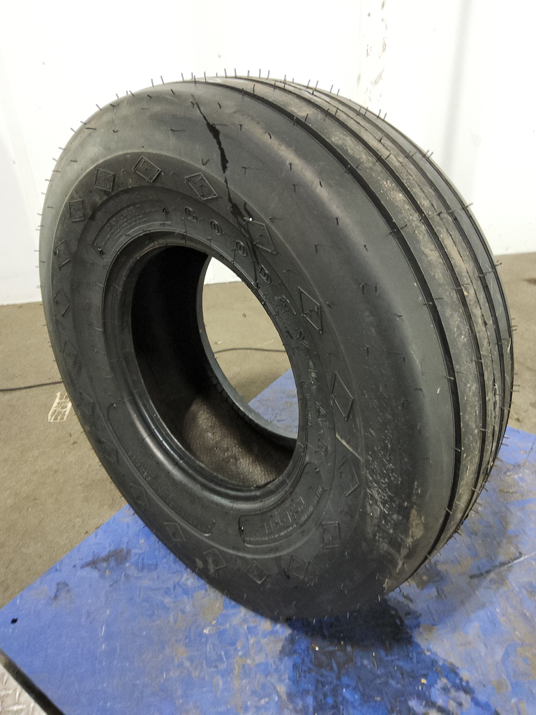 12.5L-15 Goodyear Farm FI Highway Service II I-1 D (8 Ply), 99%