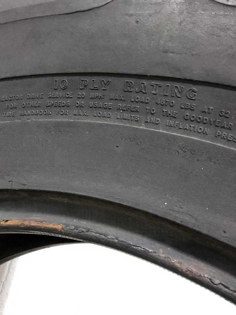 14.9R28 Goodyear Farm Dyna Torque II R-1 E (10 Ply), 90%