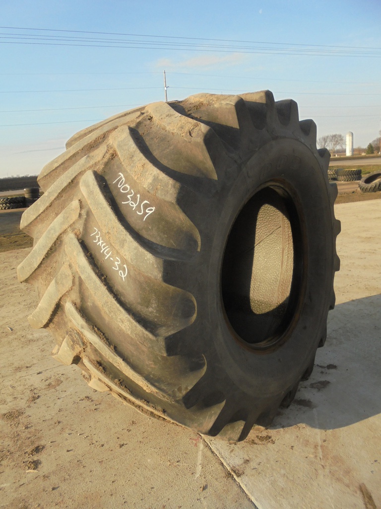 73/44.00-32 Goodyear Farm Super Terra Grip XT HF-3 175 B 45%