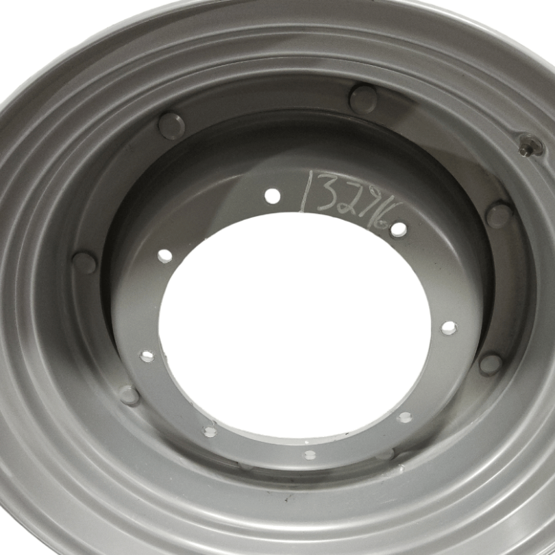 8-Hole Stub Disc Center for 28" Rim, Silver