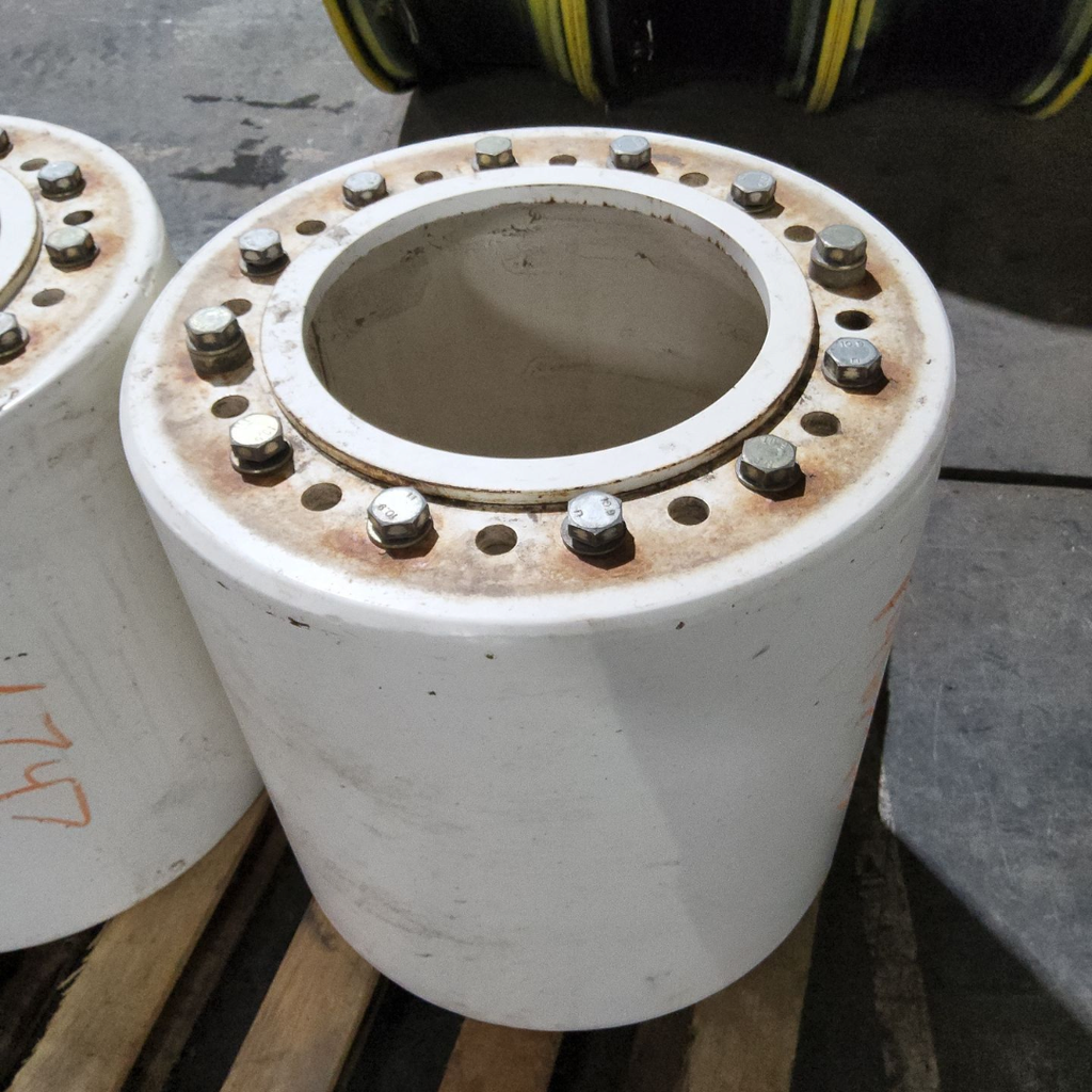 12-Hole 21.5"L FWD Spacer, New Holland White