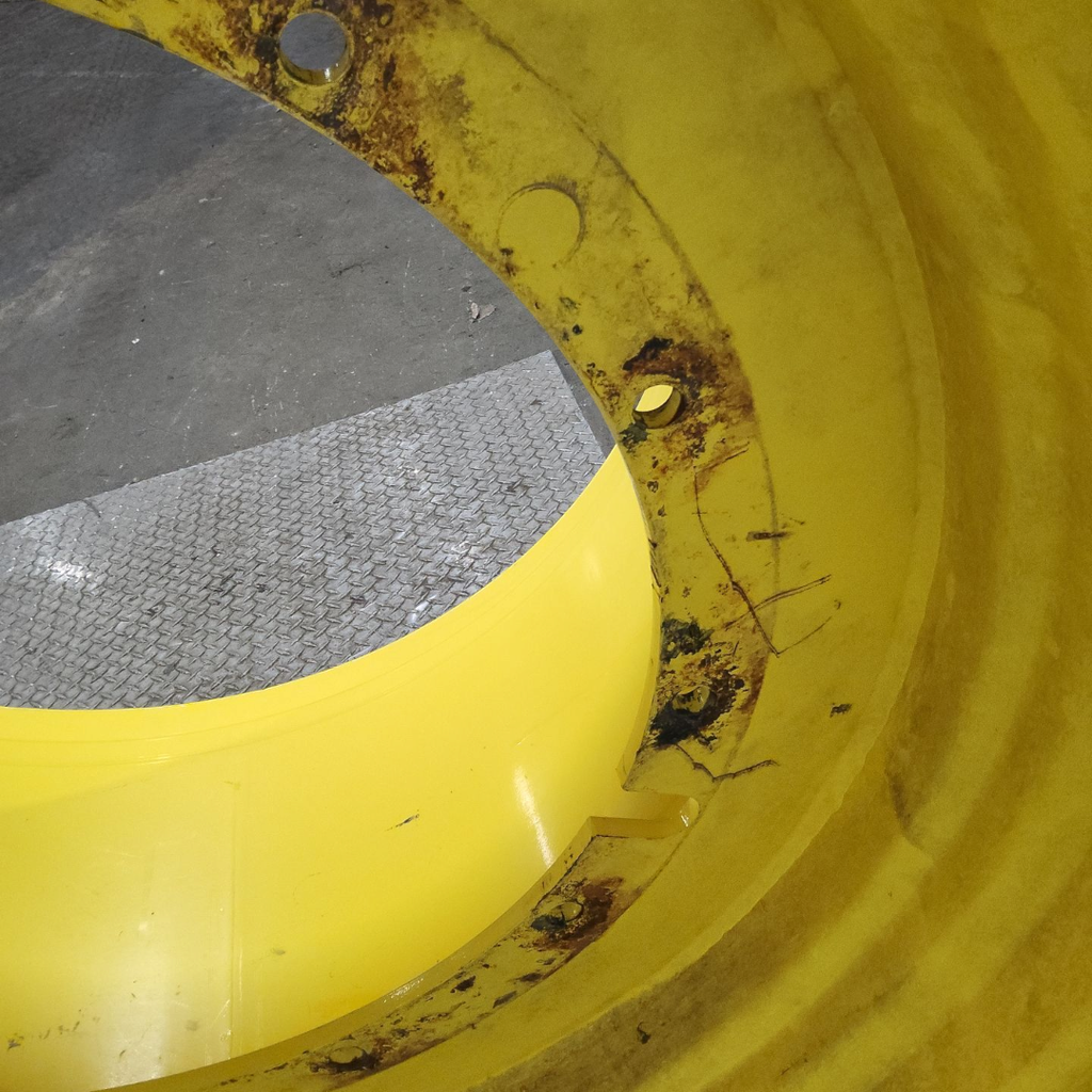 30"W x 46"D, John Deere Yellow 12-Hole Stub Disc Sprayer
