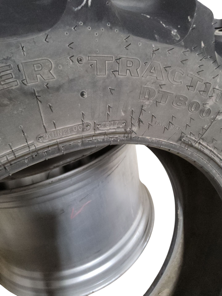 380/85R34 Goodyear Farm DT800 Super Traction R-1W 137B 100%