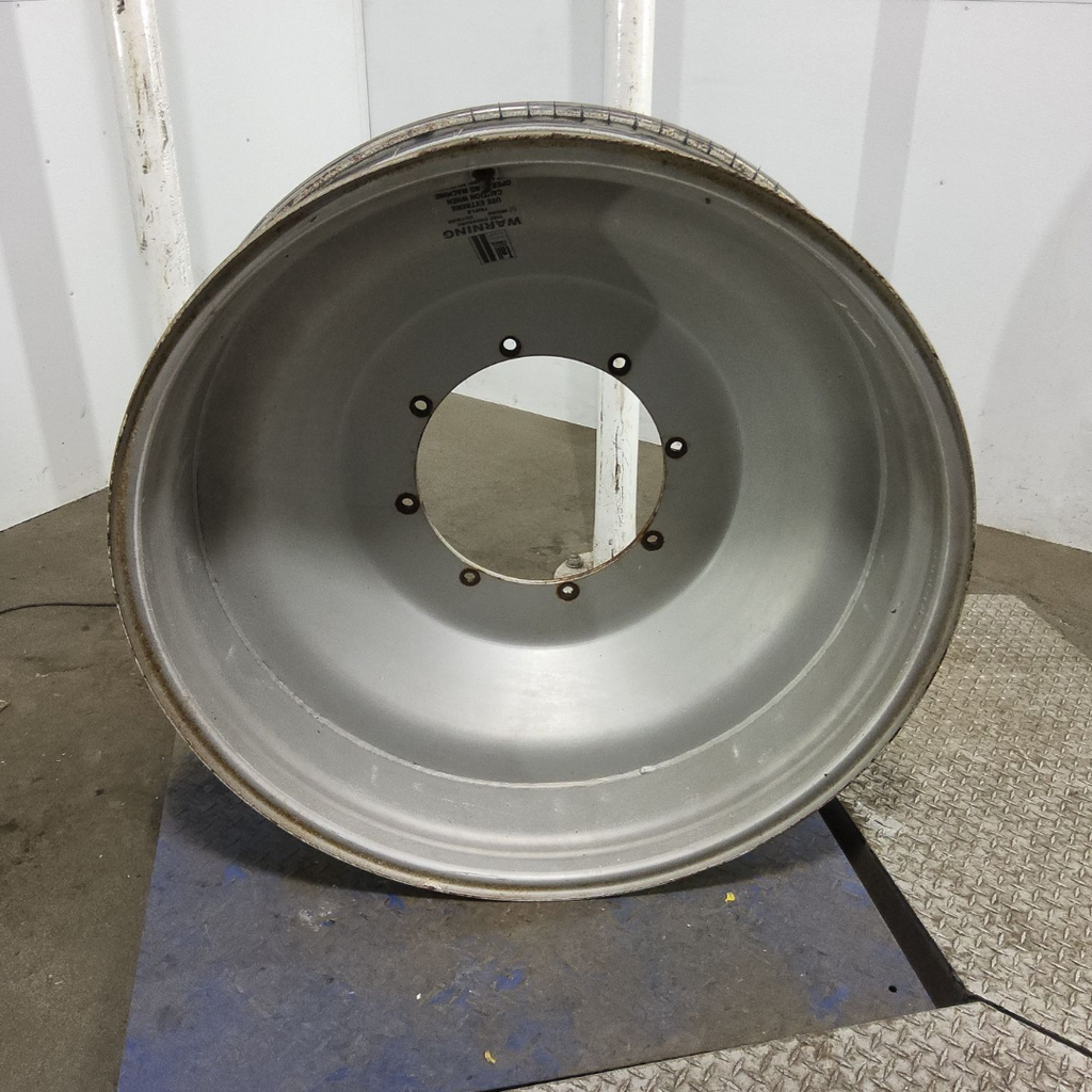 10"W x 38"D, Case IH Silver Mist 8-Hole Spun Disc