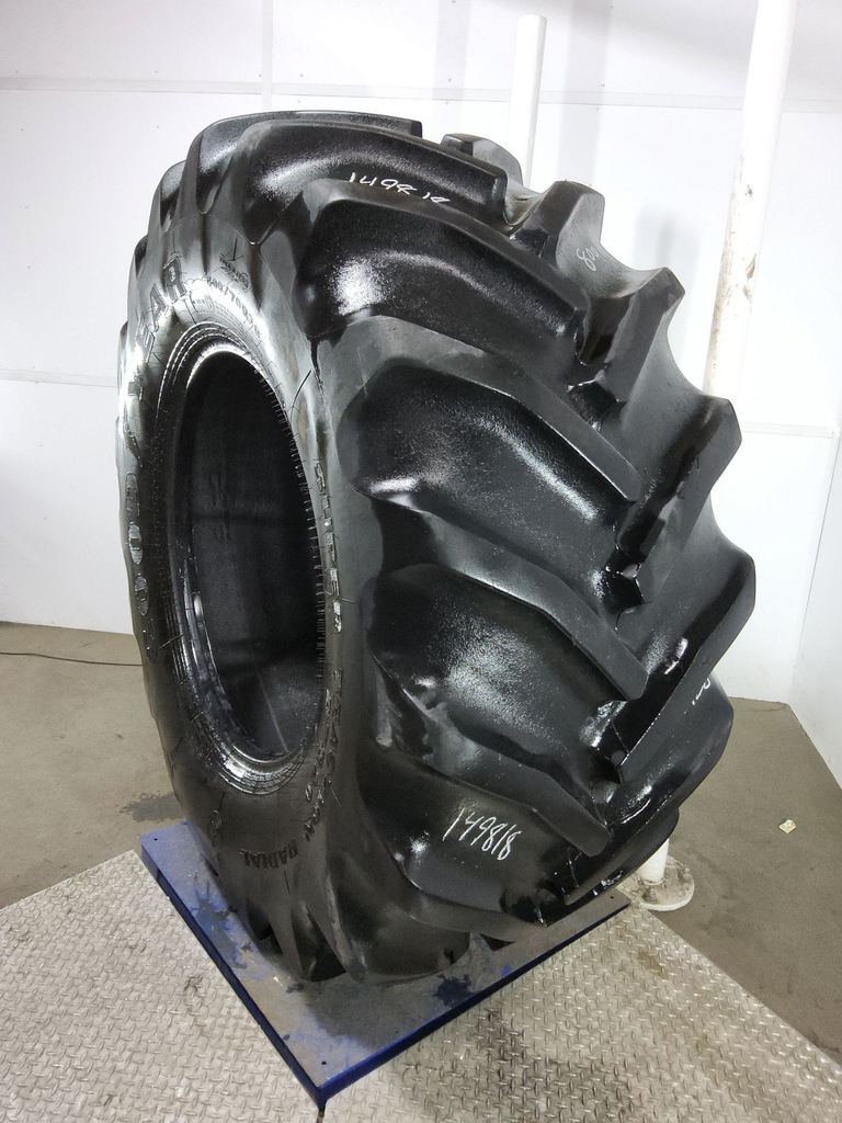 800/70R38 Goodyear Farm DT820 Super Traction R-1W 173A8 85%