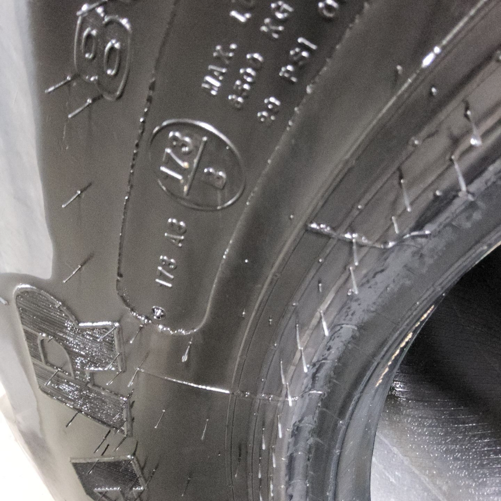 800/70R38 Goodyear Farm DT820 Super Traction R-1W 173A8 85%