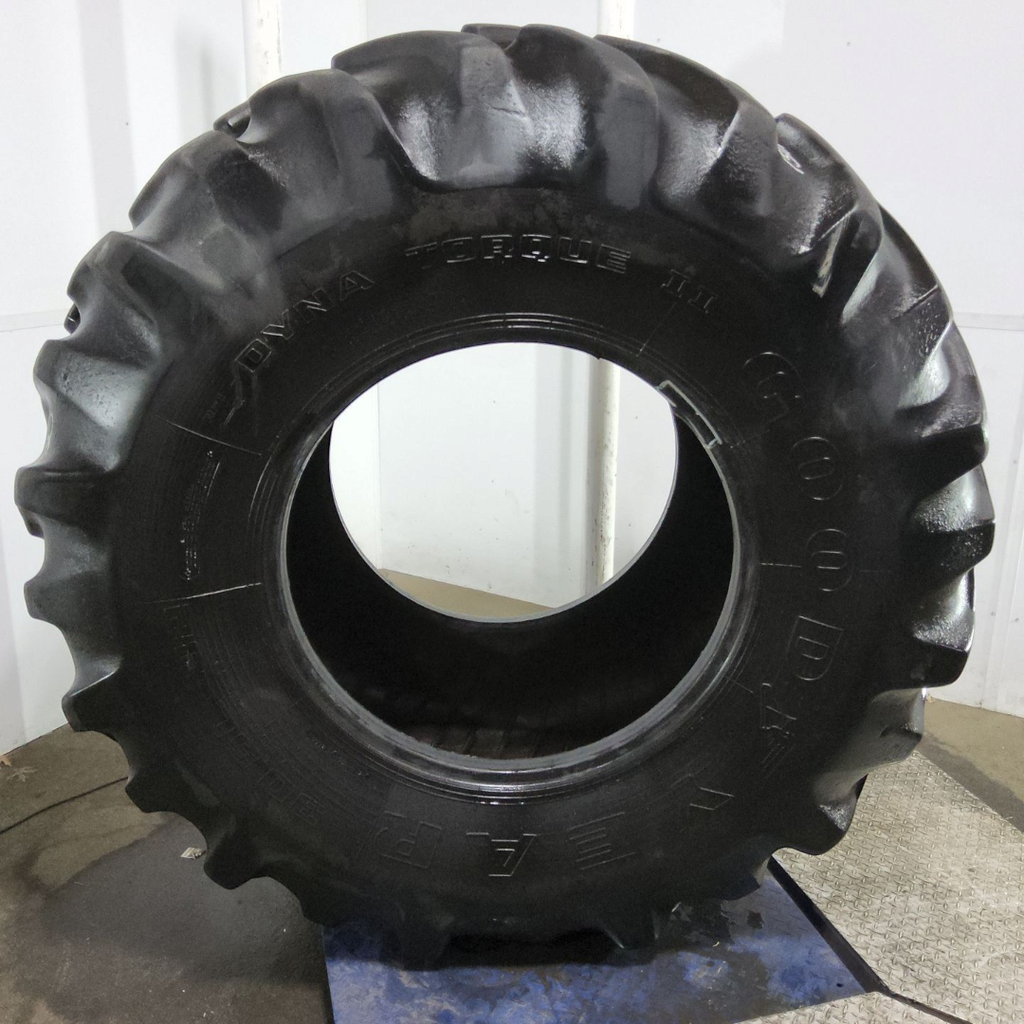30.5L-32 Goodyear Farm Dyna Torque II R-1 F (12 Ply), 85%
