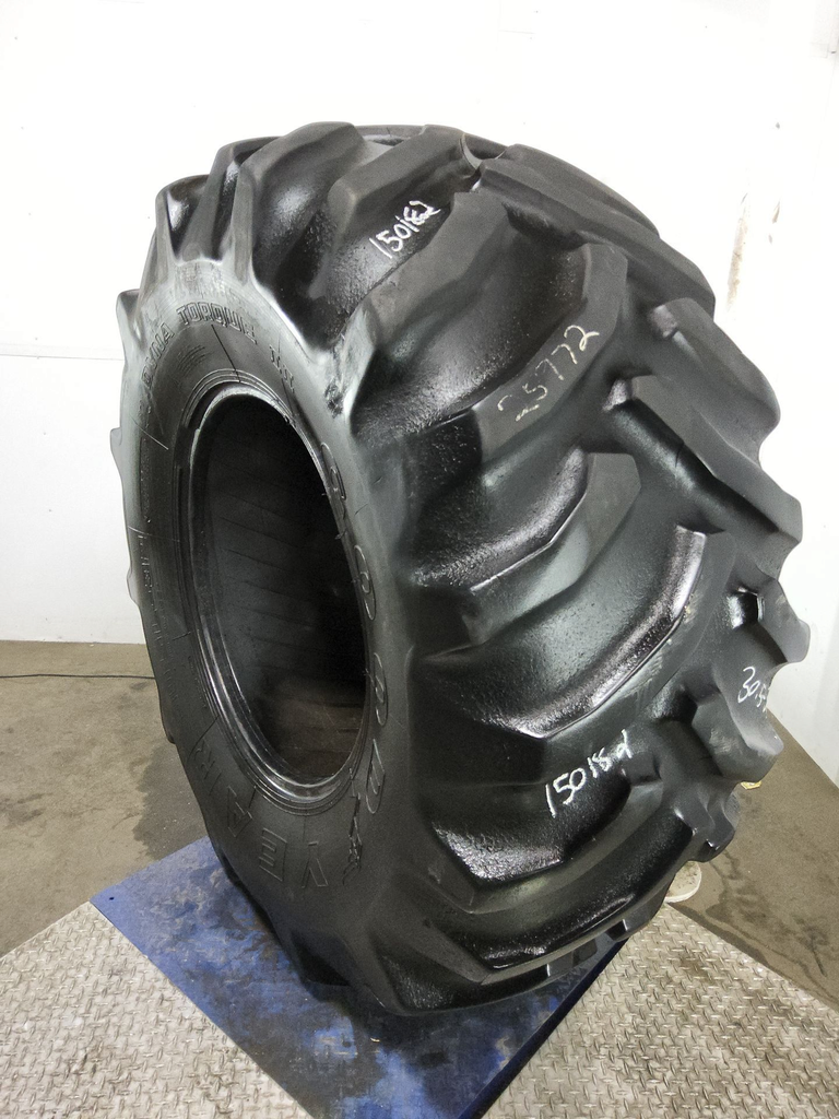30.5L-32 Goodyear Farm Dyna Torque II R-1 F (12 Ply), 85%