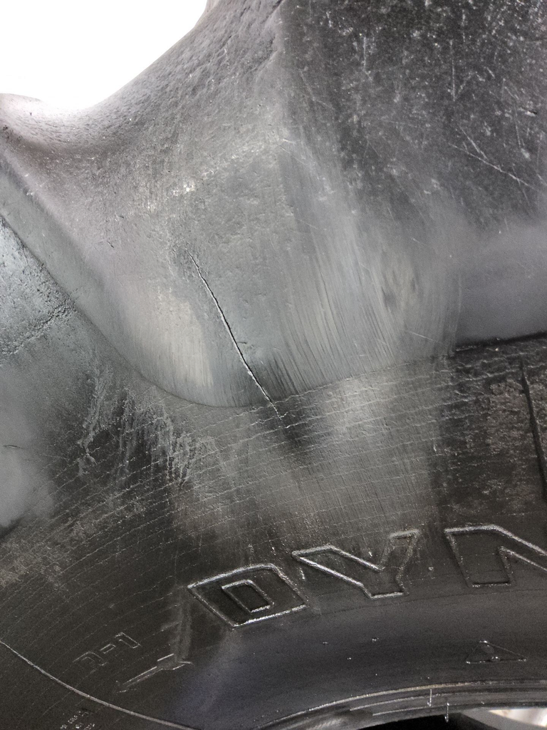 30.5L-32 Goodyear Farm Dyna Torque II R-1 F (12 Ply), 85%
