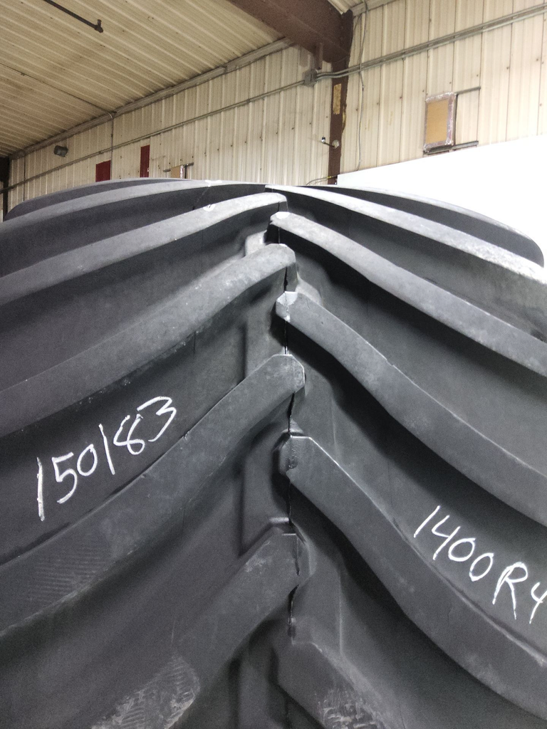 LSW1400/30R46 Goodyear Farm Optitrac 201D R-1W 12-Hole 80%