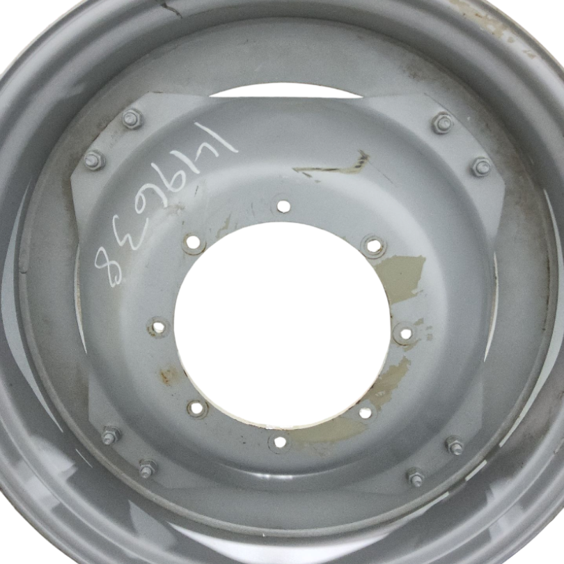 8-Hole Stub Disc (groups of 2 bolts) Center for 34" Rim, Case IH Silver Mist