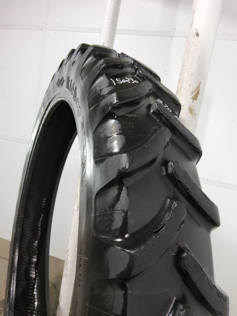 270/95R54 Kleber Super 3 R-1W 157B 65%