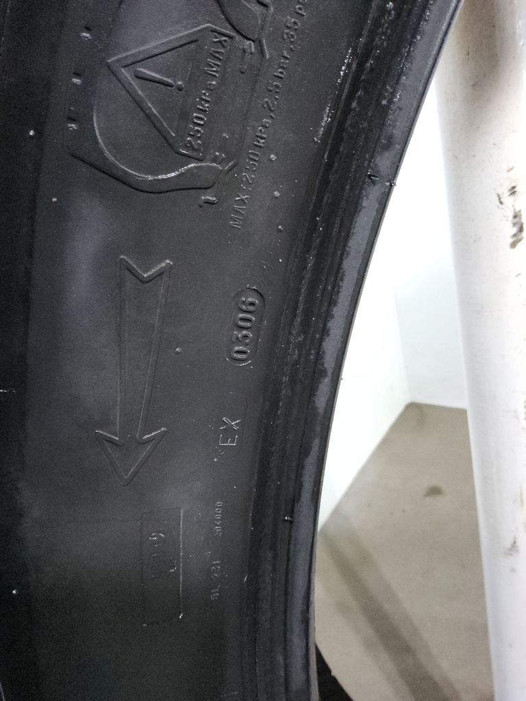 270/95R54 Kleber Super 3 R-1W 157B 65%