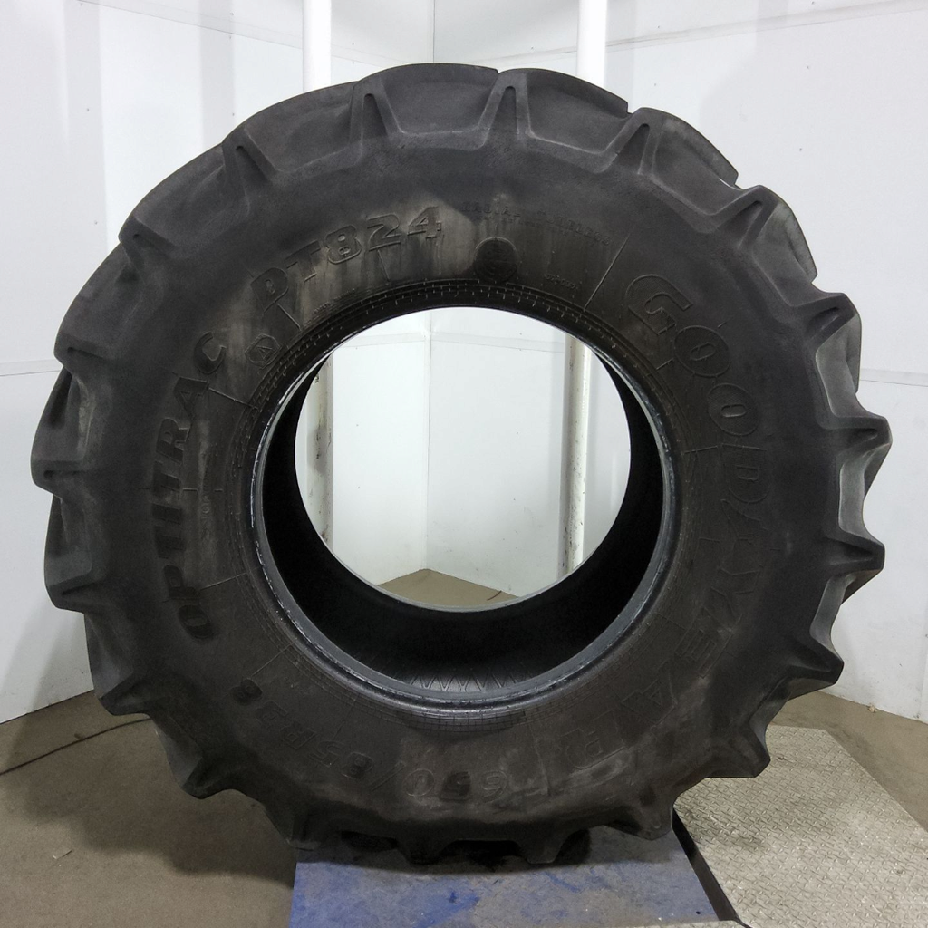 650/85R38 Goodyear Farm DT824 Optitrac R-1W 173A8 75%