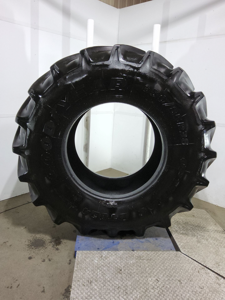 650/85R38 Goodyear Farm DT824 Optitrac R-1W 173A8 75%