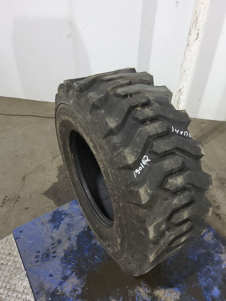 14-17.5 Titan Farm Trac Loader SS R-4 C (6 Ply), 99%