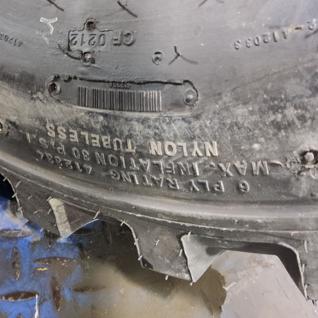 14-17.5 Titan Farm Trac Loader SS R-4 C (6 Ply), 99%