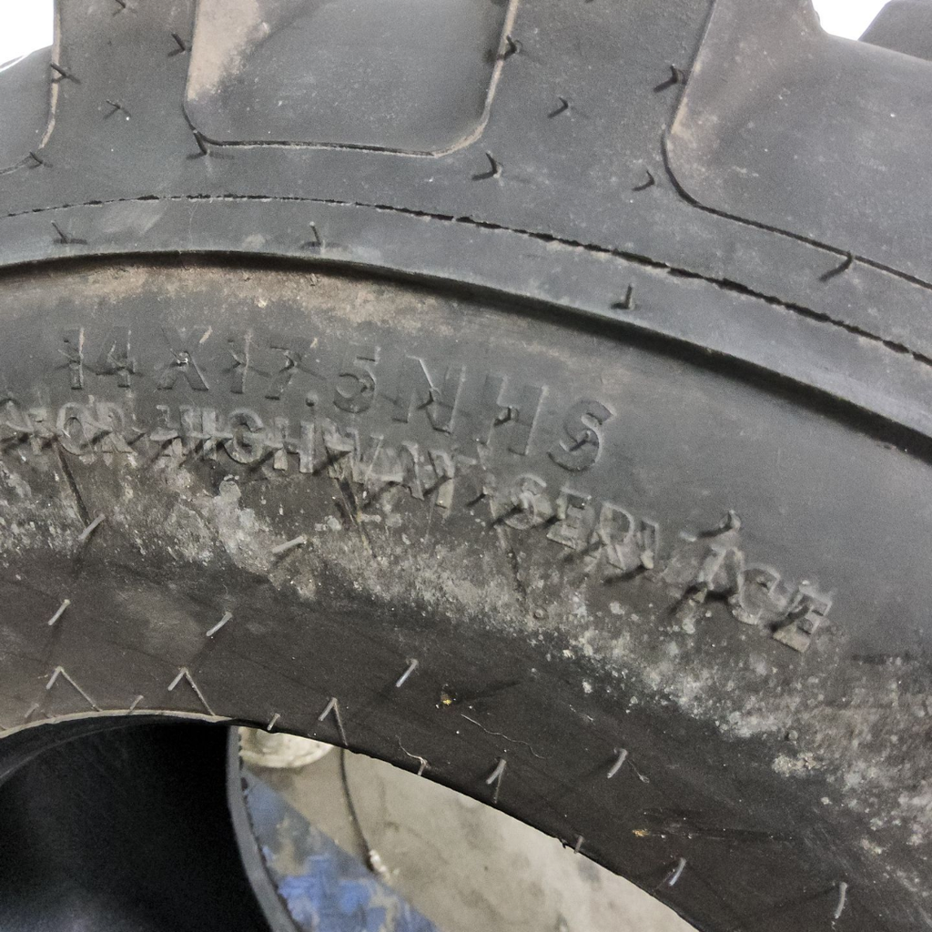 14-17.5 Titan Farm Trac Loader SS R-4 C (6 Ply), 99%