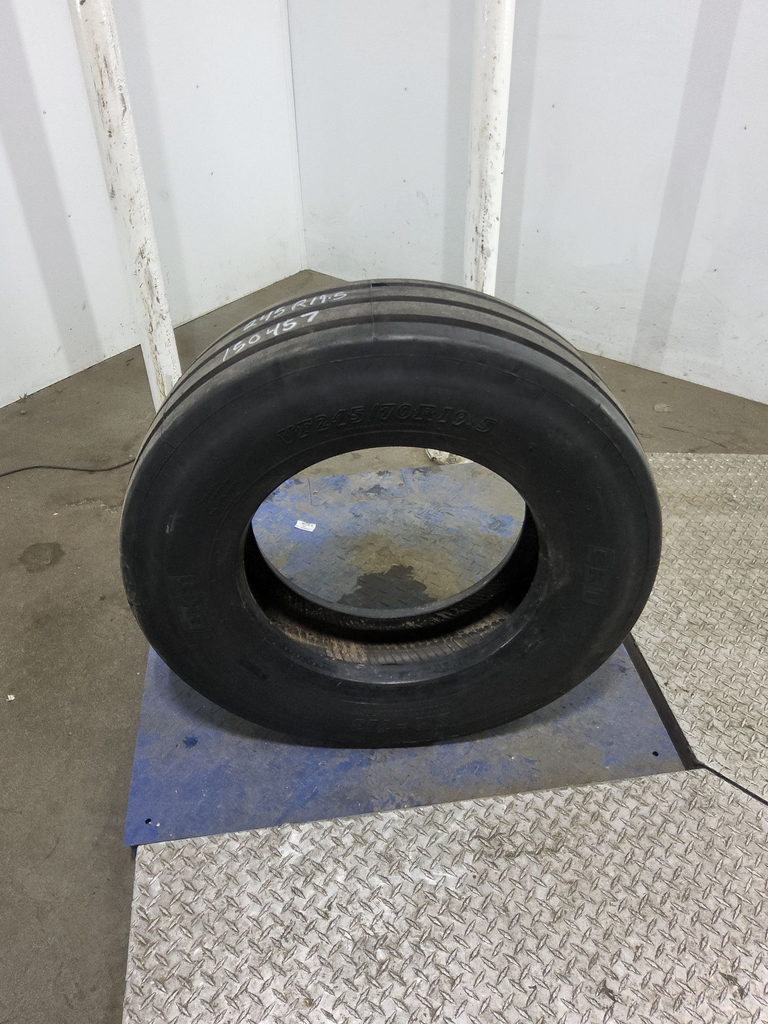 VF245/70R19.5 BKT Tires SR -713 I-1 142D 95%