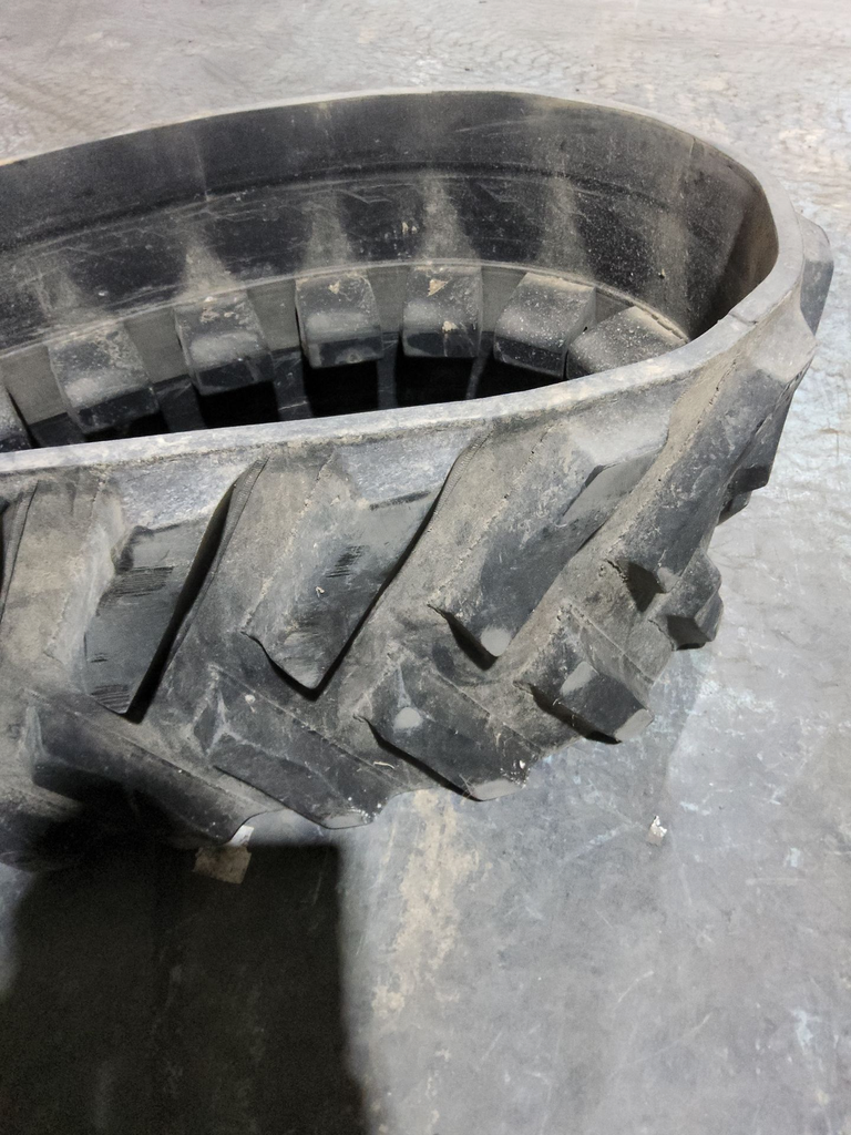 25" Camoplast Track 3500 General Ag Challenger MT700 80%