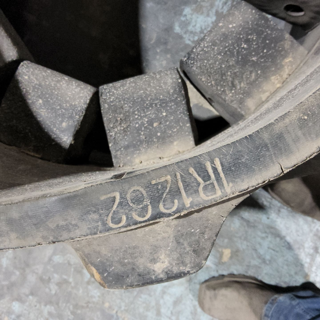 25" Camoplast Track 3500 General Ag Challenger MT700 80%