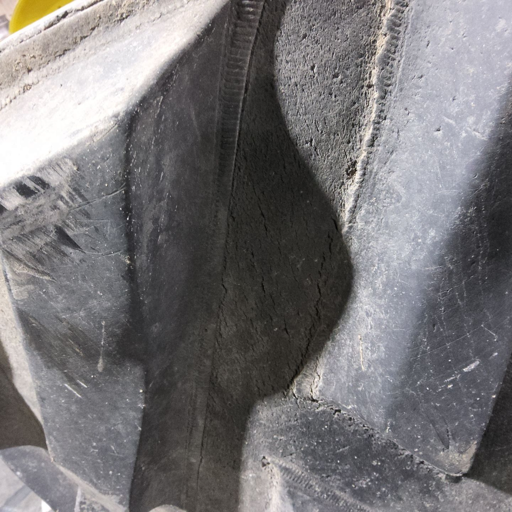 25" Camoplast Track 3500 General Ag Challenger MT700 80%