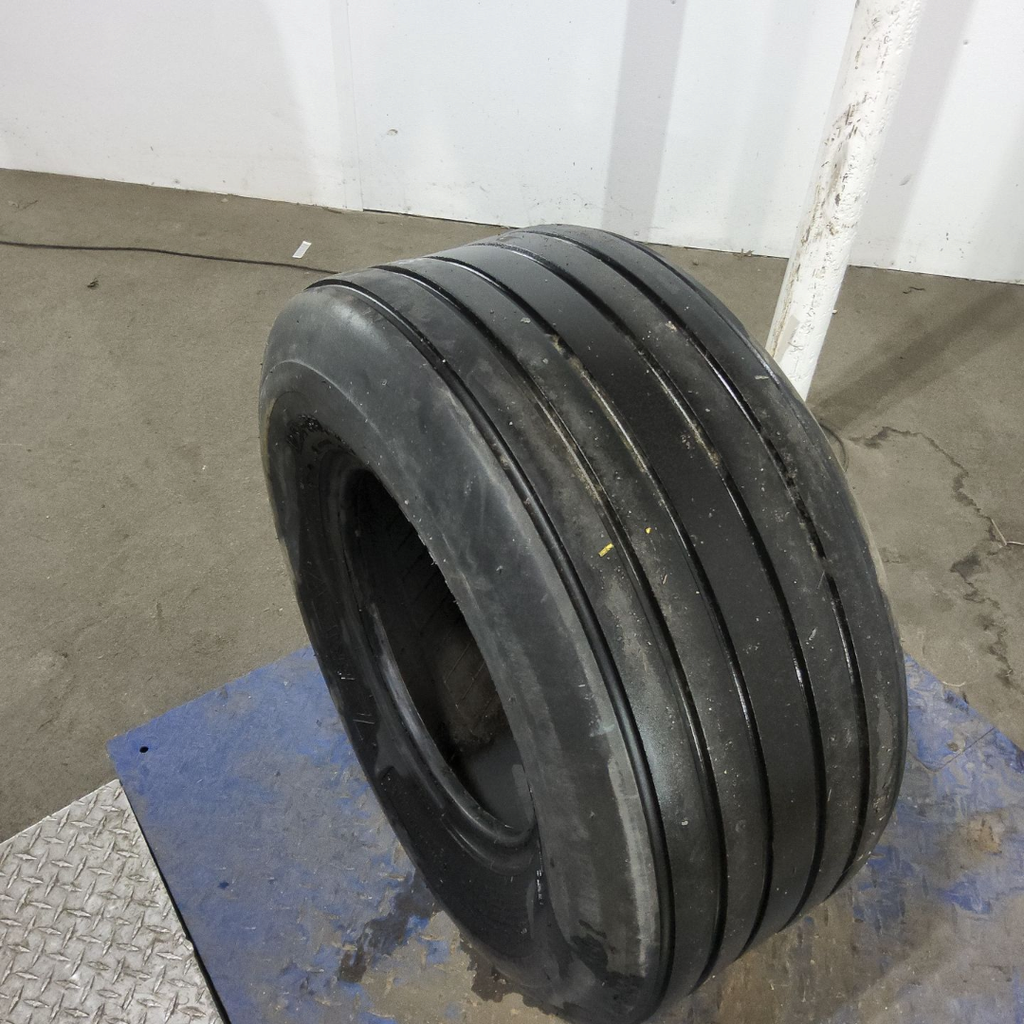 12.5L-15 BKT Tires Farm Implement  I-1 E (10 Ply), 80%