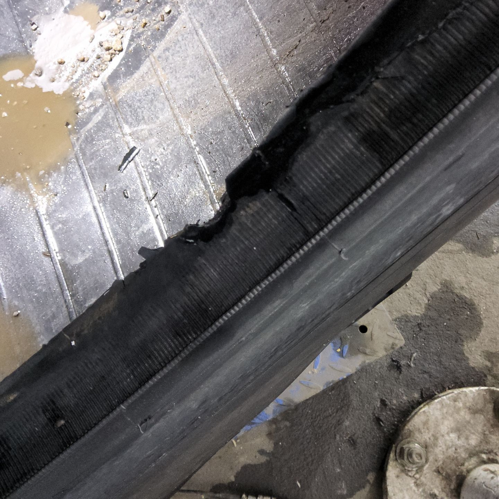 LSW1100/45R46 Goodyear Farm DT930 R-1W 181D 55%