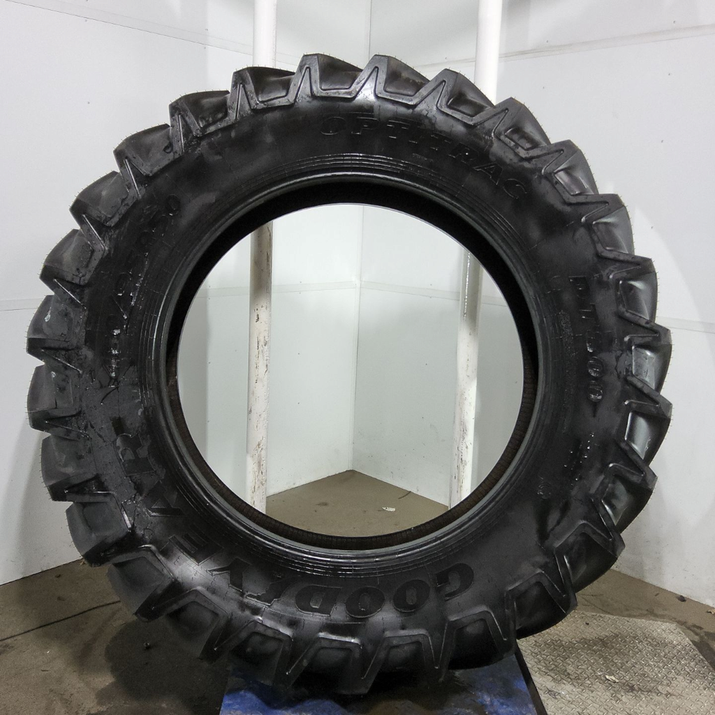 480/95R50 Goodyear Farm DT800 Optitrac R-1W 164B