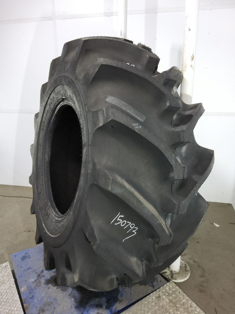 30.5L-32 Goodyear Farm Special Sure Grip TD8 R-2 G (14 Ply), 99%