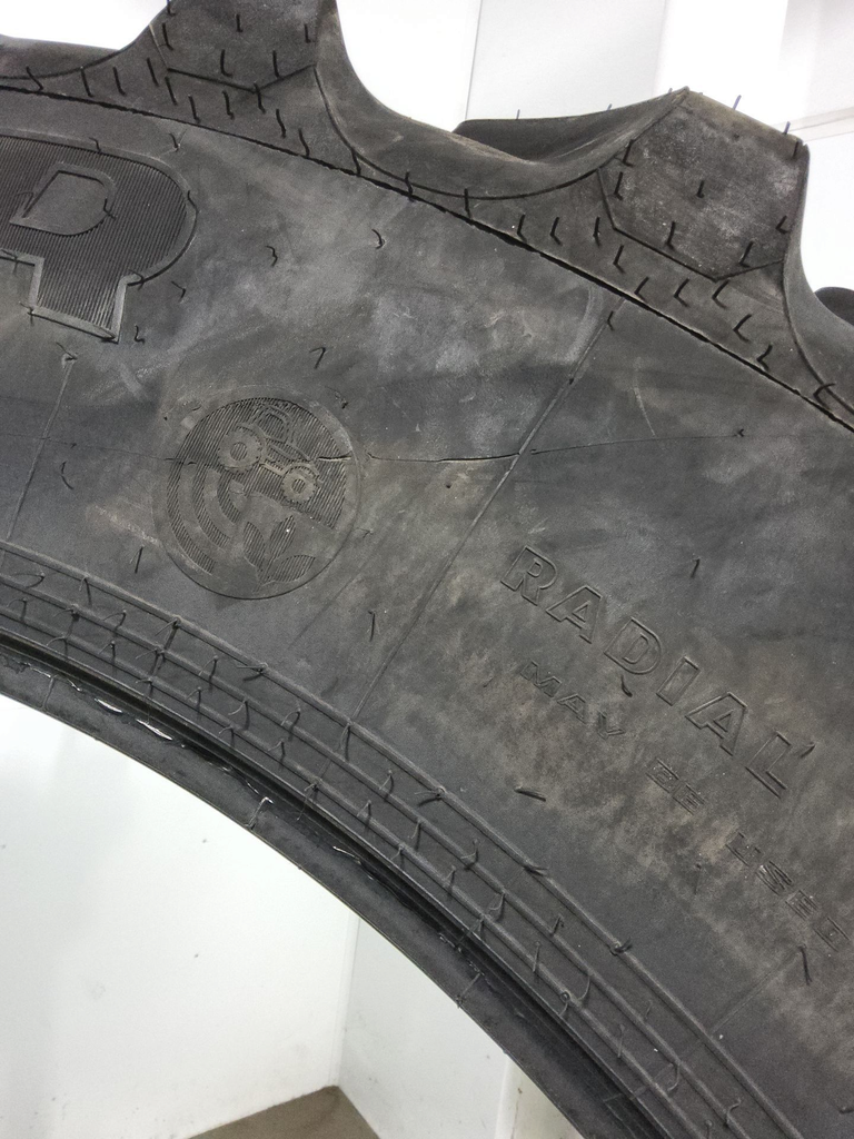 VF380/105R50 Goodyear Farm Ultra Sprayer R-1 179D 99%